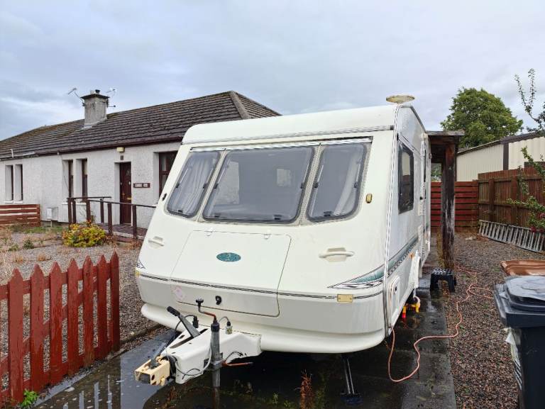 1997 Elddis Hurricane Vogue 2-Berth Caravan – Freshly Deep Cleaned – Diesel Heater + Extras