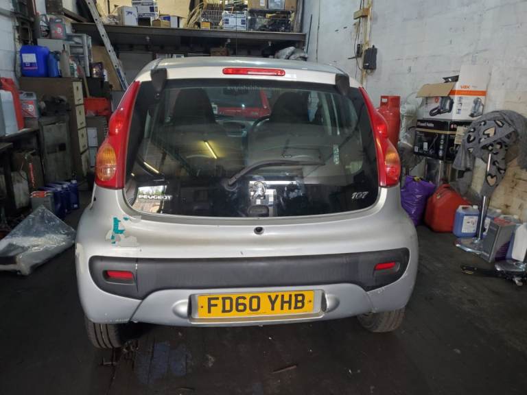 Peugeot, 107, Hatchback, 2011, Semi-Auto, 998 (cc), 5 doors