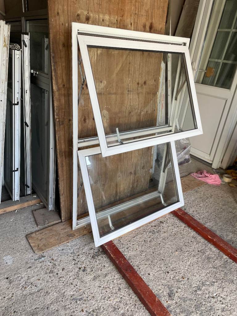 H 129 x W 89.5 cm - BEAUTIFUL ALUMINIUM DOUBLE GLAZED WINDOW - CLEAR GLASS (REF: SJ109)