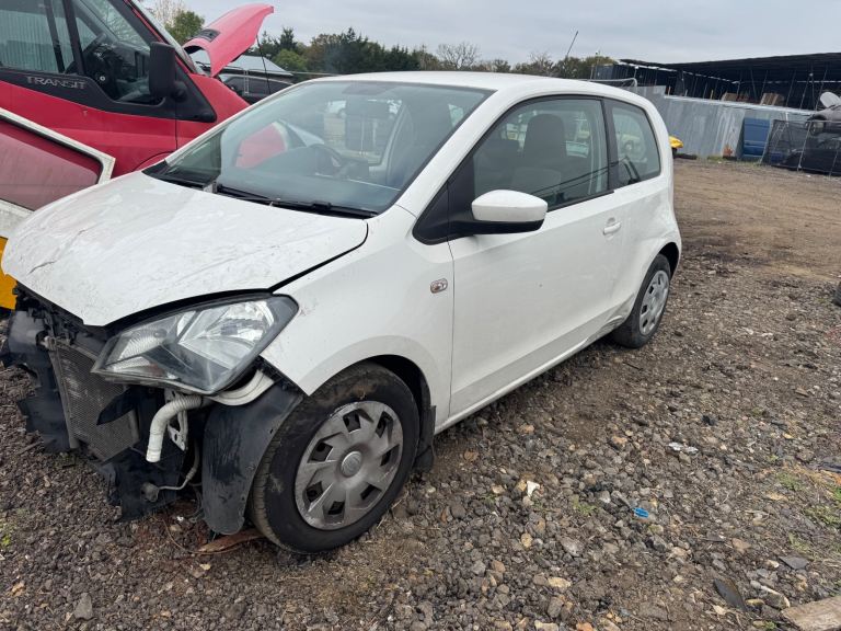 Seat mii 1.0 eco 2013 white BREAKING FOR PARTS 