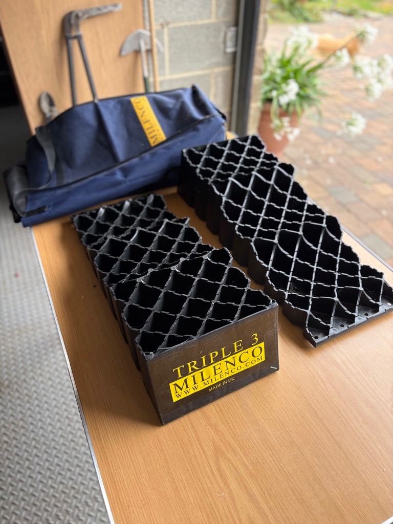Milenco Levelling blocks with carrying bag