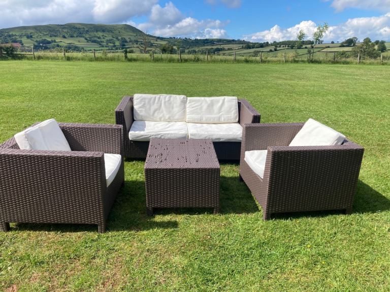 Rattan style 4-piece patio set with cushions