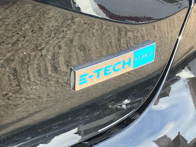 2022 Renault Clio 1.6 E-TECH Hybrid 140 SE Edition 5dr Auto Hatchback PETROL/ELECTRIC Automatic