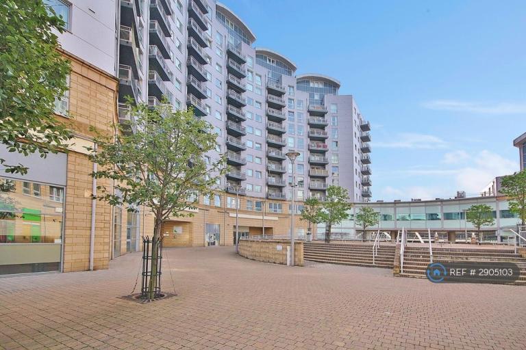 2 bedroom flat in Alencon Link, Basingstoke, RG21 (2 bed) (#2905103)