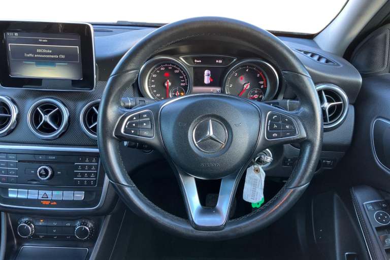 2017 Mercedes-Benz GLA GLA 200d SE 5dr Auto Estate DIESEL Automatic