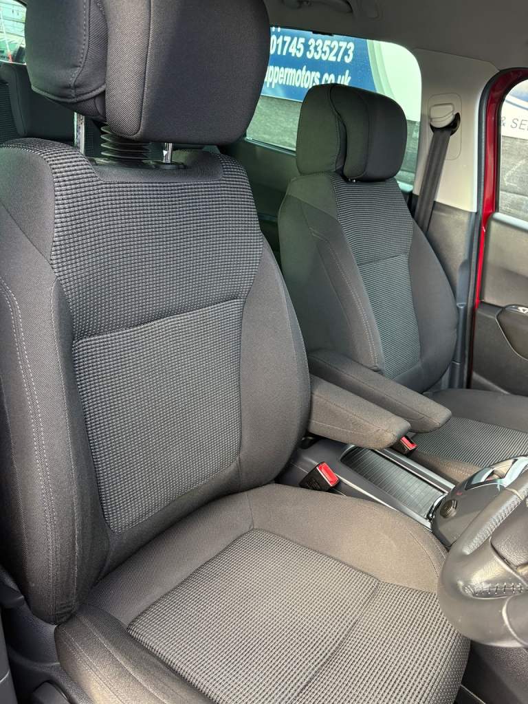 2011 Peugeot 5008 1.6 HDI FAP 112 Family Estate Diesel Manual