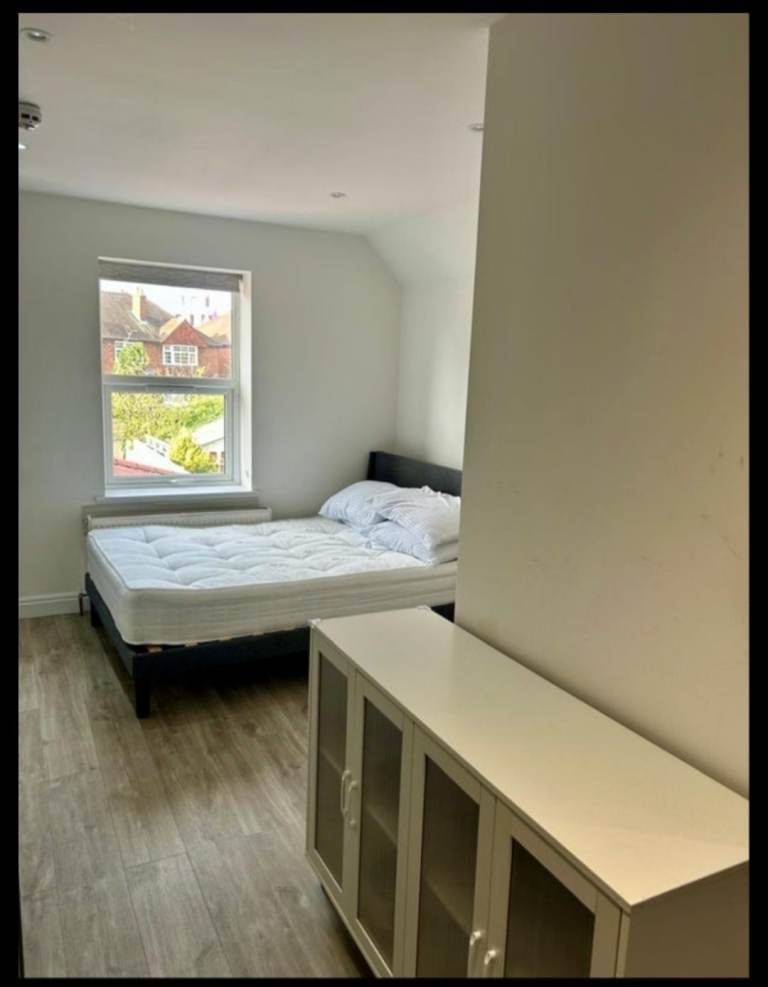 Studio flat room ensuite 