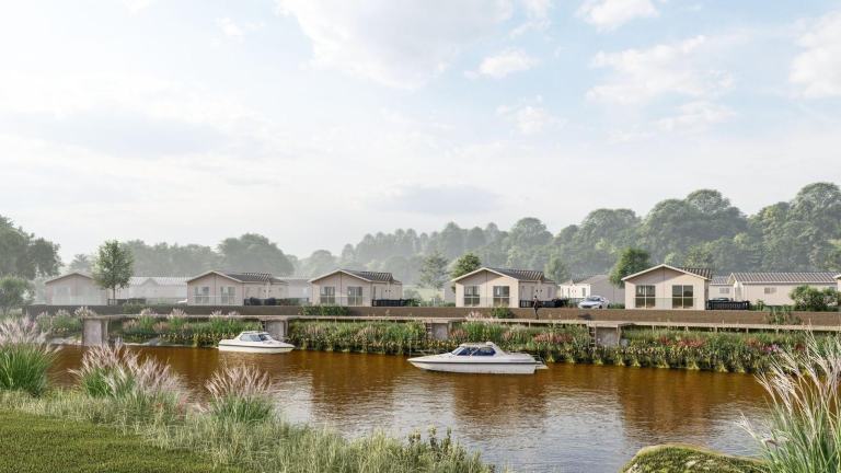 Luxury Waterfront Lodge in Horsham  - Lodge / Caravan 