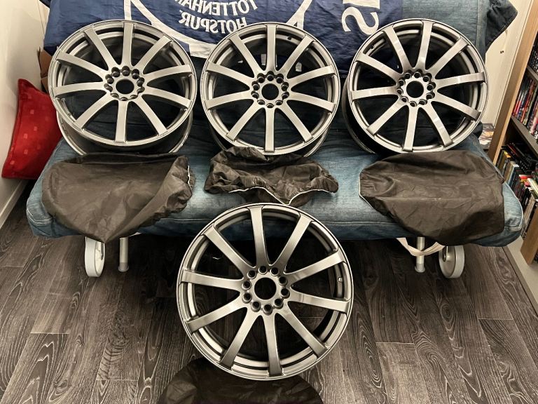 18 inch 10 hole alloys. Set of 4. Perfect 