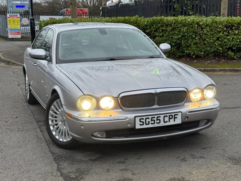 2005 Jaguar XJ 2.7 TDVi Sovereign Saloon 4dr Diesel Automatic (214 g/km, 204 bhp) Saloon Diesel A...