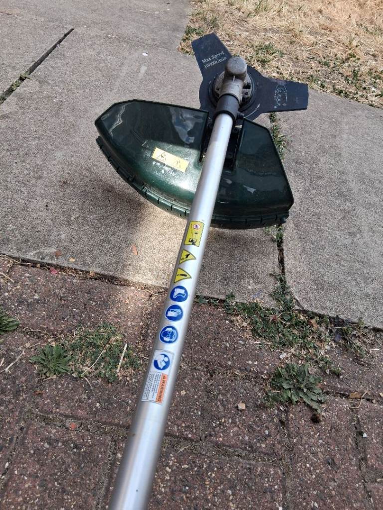 Webb WEMC26 petrol garden strimmer 