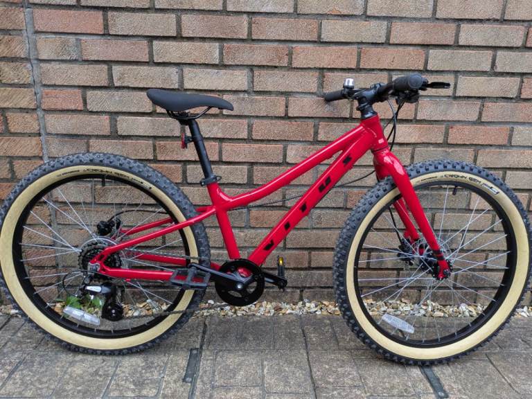 Kids Vitus 24+ mountain bike