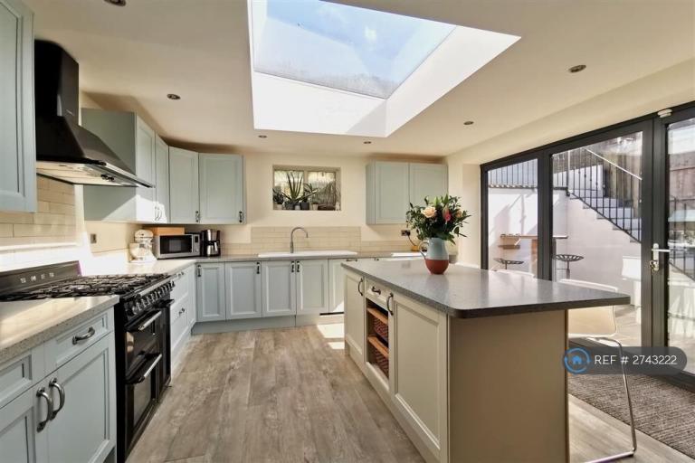 3 bedroom house in Haydn Avenue, Purley, CR8 (3 bed) (#2743222)