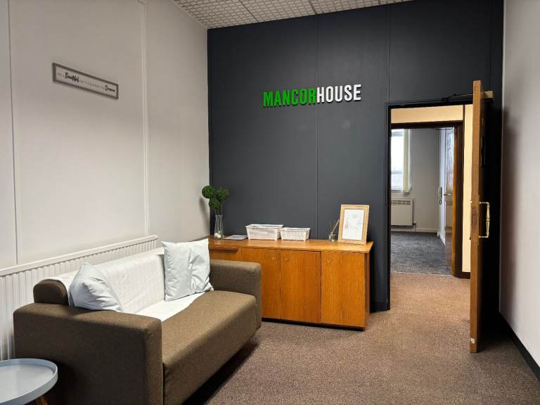 COMMERCIAL UNITS IN HUCKNALL TO RENT