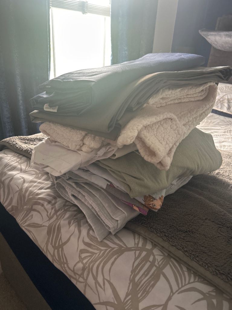 Assorted Bedding and Blankets Bundle – Good Condition
