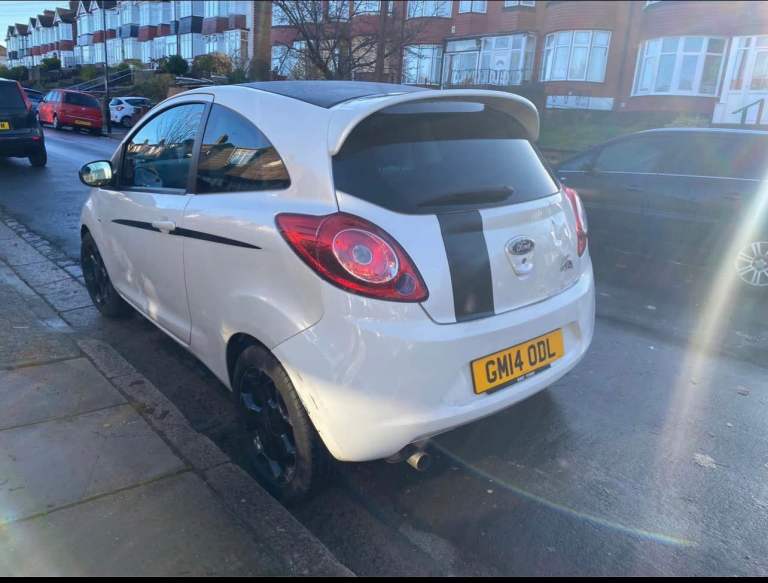 Ford, KA, Hatchback, 2014, Manual, 1300 (cc), 3 doors