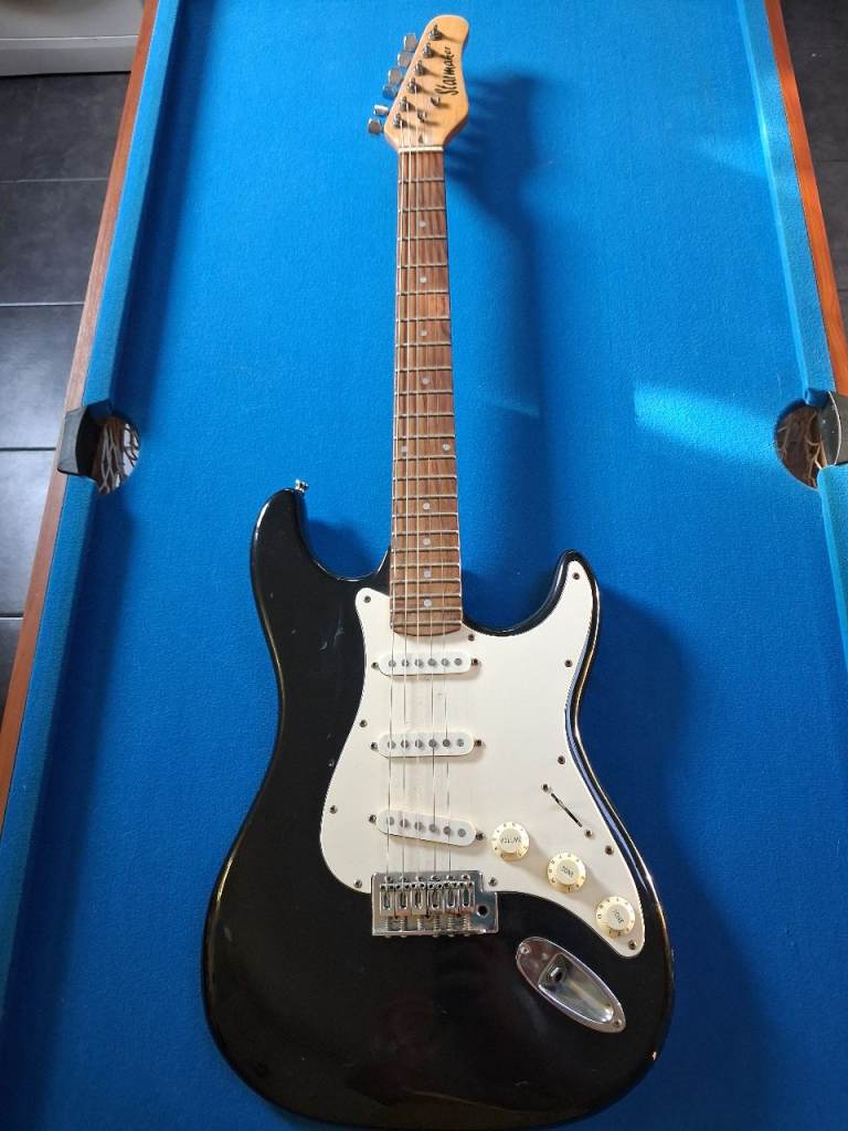 Starmaker Black Strat Style Electric Guitar - Good Condition
