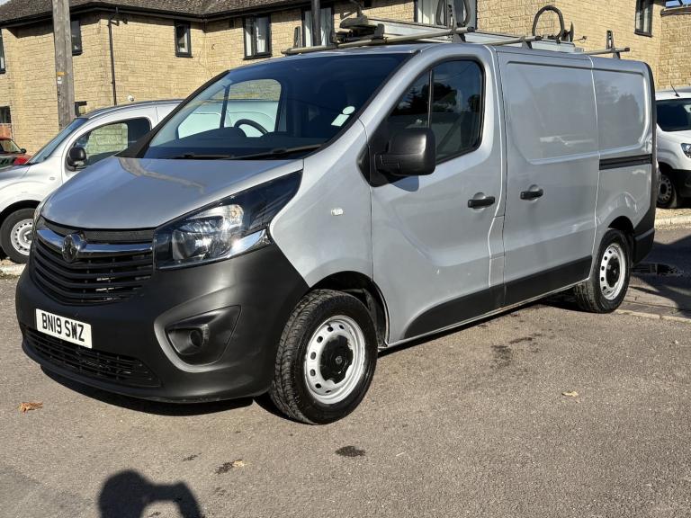VAUXHALL VIVARO 1.6 CDTi 2700 Silver +Â