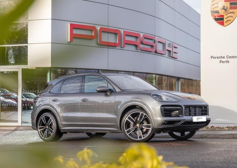 2023 Porsche Cayenne 3.0 V6 E-Hybrid 17.9kWh SUV 5dr Petrol Plug-in Hybrid