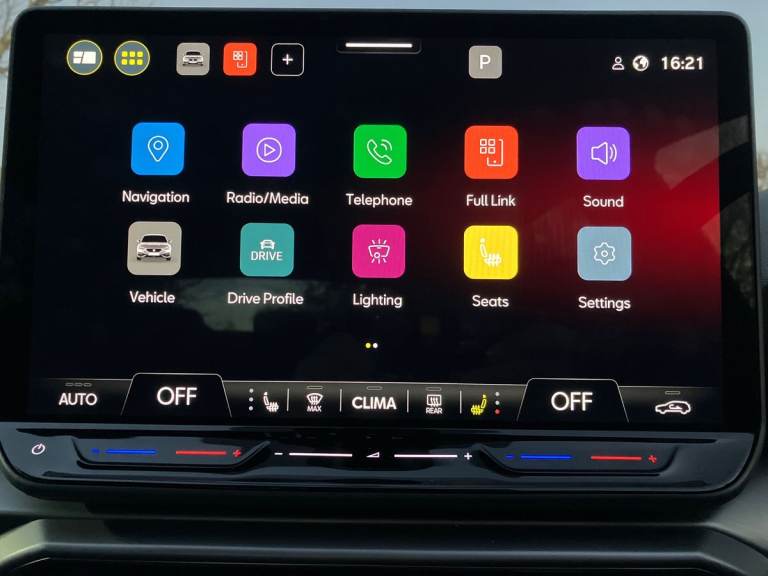 2025 SEAT Leon 1.5 TSI 150 FR Black Edition 5dr [DAP] Hatchback PETROL Manual