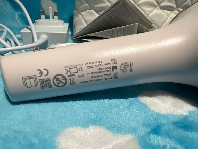 Phillips IPL hair remover kit