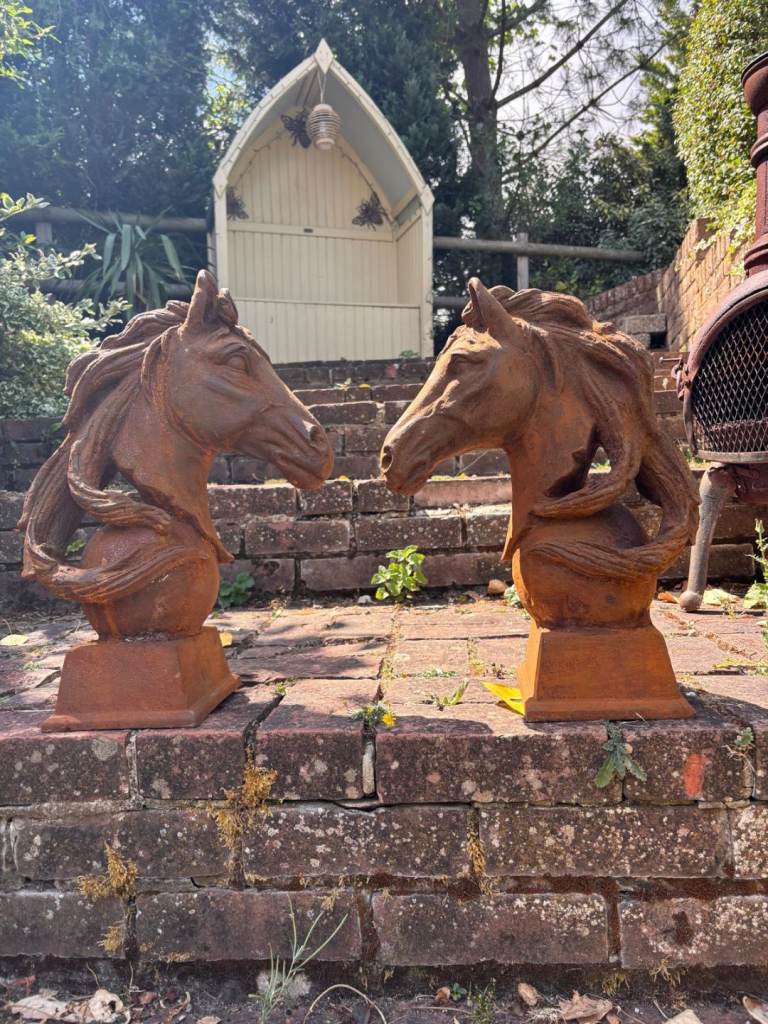 Pair of Cast Iron Horse Head's Sculpture/Ornaments