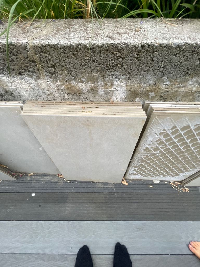 Outdoor porcelain tiles