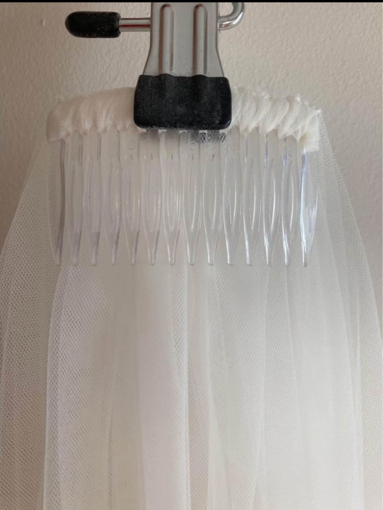 32” Italian Lace Veil