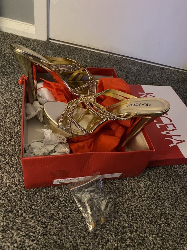 Women’s Gold High Heels size 6 Boxed 