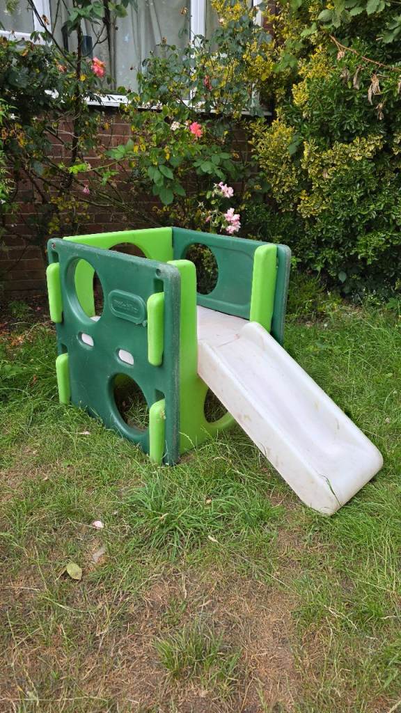 Little Tikes Green Play Centre with Slide – Good Condition