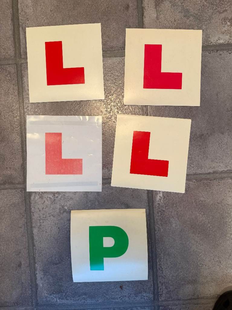 Magnetic L (learner) Plates and a P Plate for Car / Motorcycle