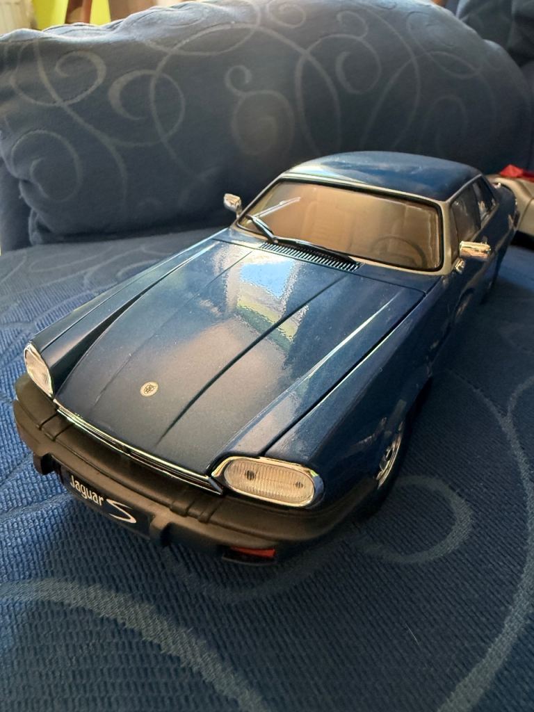 Model Jaguar cars 1/18 scale 