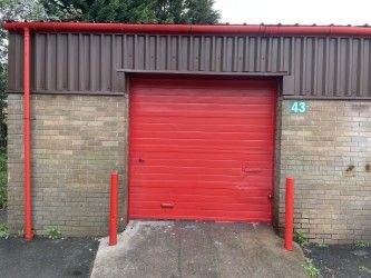 500 sq. ft Storage Unit to Let –  From just £100 per week – No deposit required!