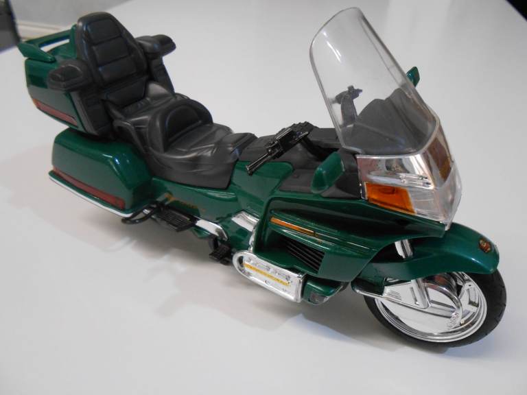 Honda GL1500 Goldwing Plastic Replica Model 1:12 Scale - Green - Ex Display