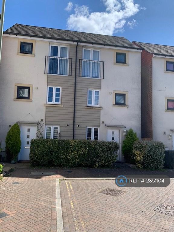 3 bedroom house in Sinclair Drive, Basingstoke, RG21 (3 bed) (#2851104)