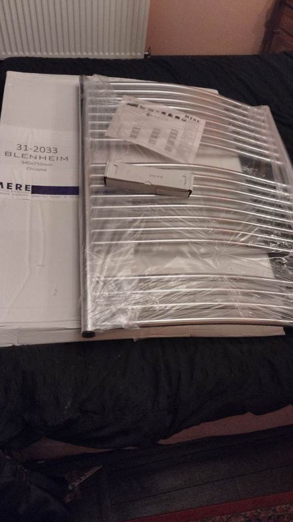 MERE BATHROOMS BLENHEIM CURVED CHROME TOWEL RADIATOR 94cm x 75cm NEW IN BOX WITH WALL FIXINGS