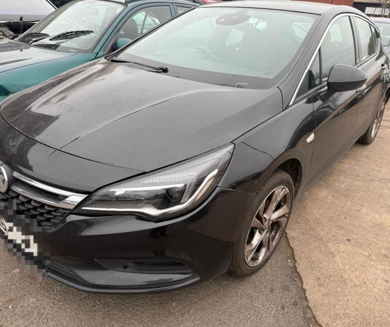 Breaking spare parts vauxhall astra k black 
