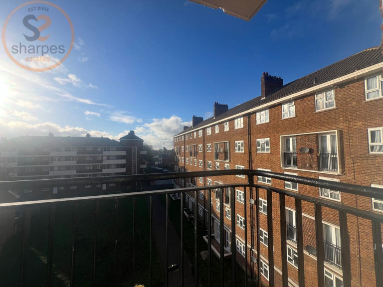 1 bedroom flat in Fitch Court, Laburnum Road, Mitcham, Surrey