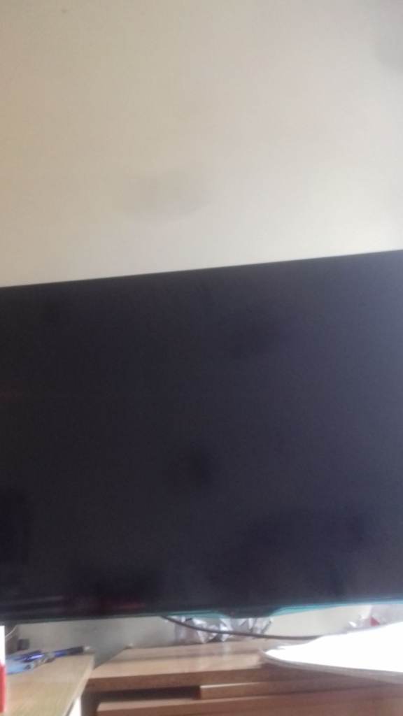 toshibia 40 inch tv spares or repair