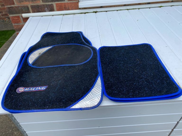 Full set of 4 car mats