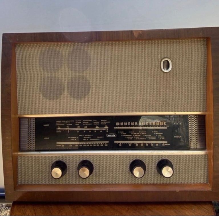 1950's Vintage Murphy A252 Valve Radio Spears Or Repairs  