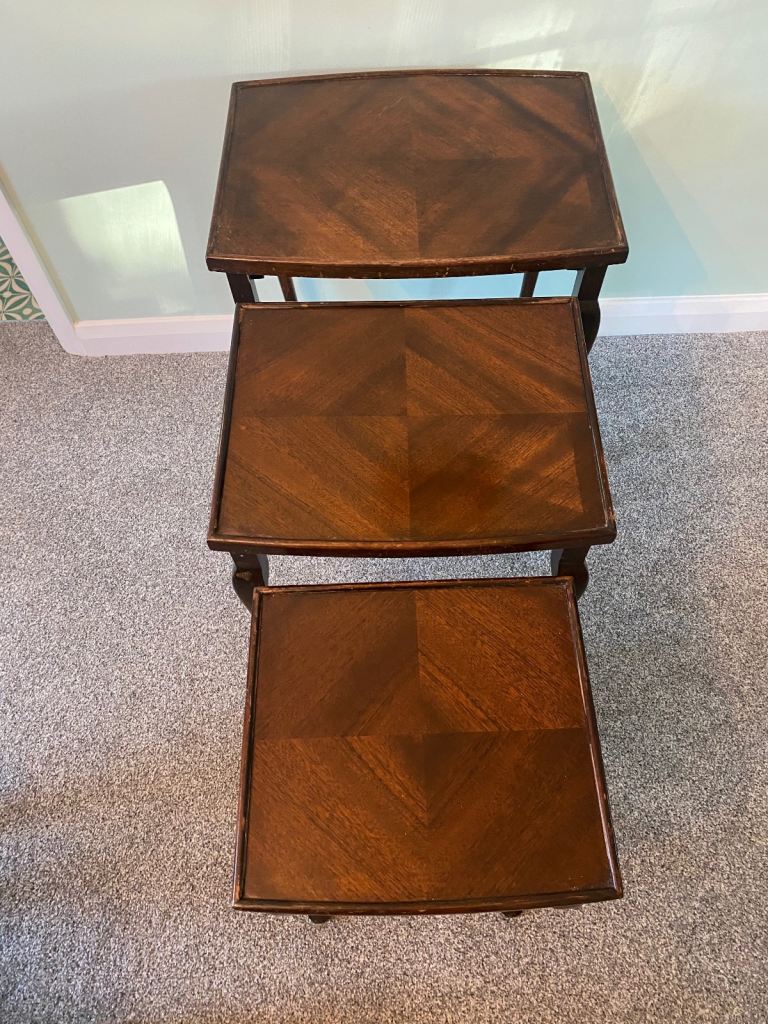ANTIQUE NEST OF TABLES WITH REMOVABLE GLASS TOPS AND BEAUTIFUL GRAIN