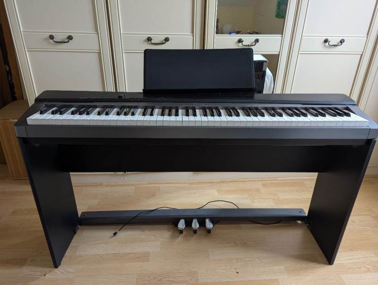 Casio Privia Electric Keyboard Piano