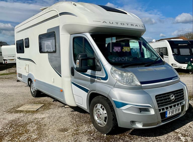 Autotrail Apache 700 4 Berth Rear Lounge Automatic Luxury Motorhome For Sale