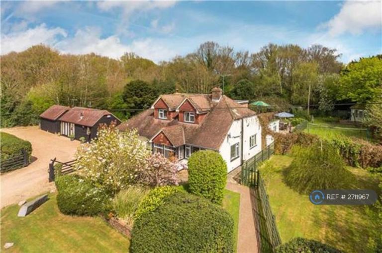 1 bedroom in Chelsham Common, Warlingham, CR6 (#2711967)