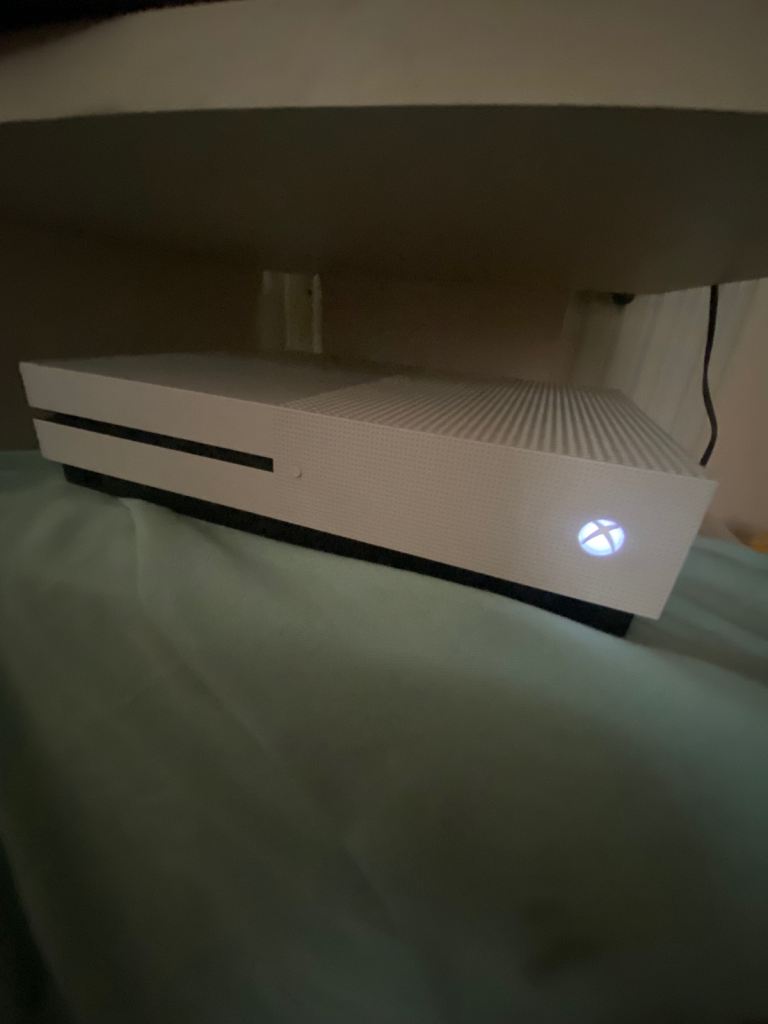 Xbox One S