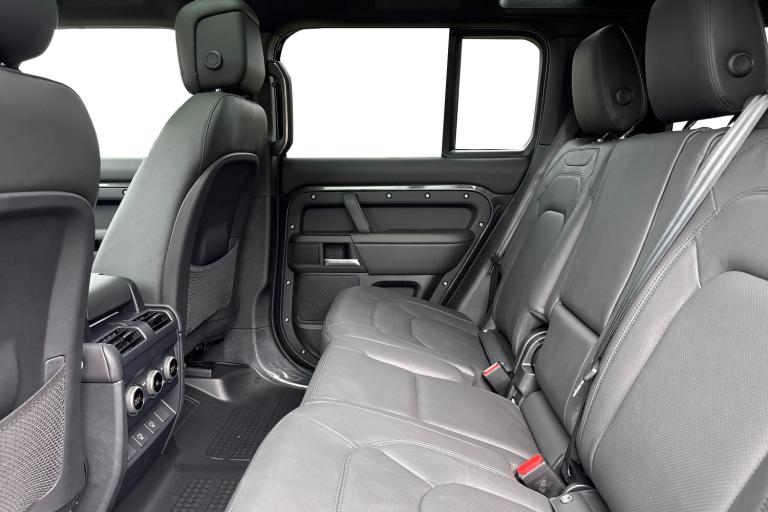 2025 Land Rover Defender 110 3.0 D250 MHEV X-Dynamic SE Auto 4WD Euro 6 (s/s) 5dr SUV Automatic