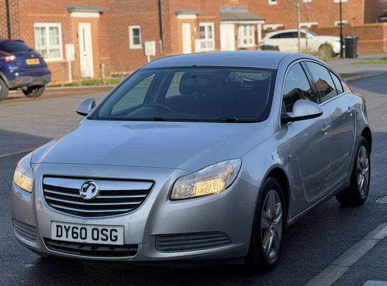 Vauxhall, INSIGNIA, Hatchback, 2010, Manual, 1956 (cc), 5 doors