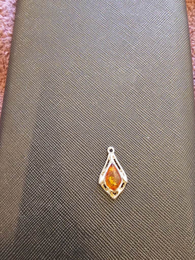 Silver Amber pendant