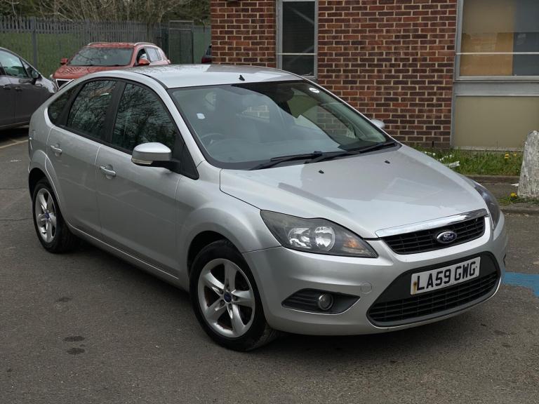 2010 Ford Focus 1.6 Zetec 5dr Auto HATCHBACK PETROL Automatic